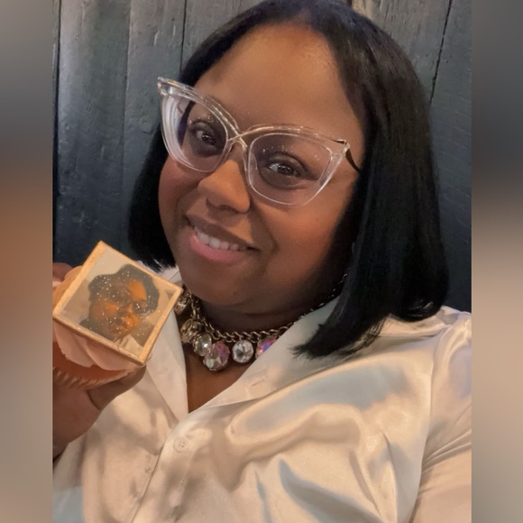 Meet your Posher, Sheniquia - Picture 6 of 15